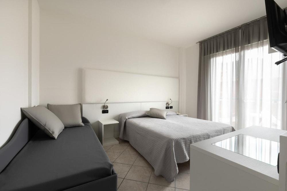 Hotel Kennedy Lido di Jesolo Exterior photo